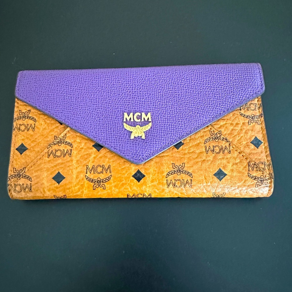 PRISTINE Condition MCM Continental Wallet
